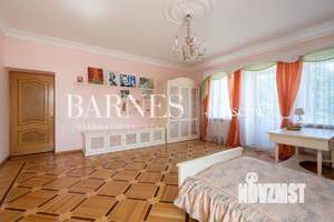 Коттедж 700м², 3-этажный, участок 21 сот.  