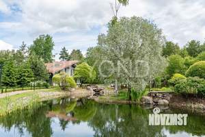 Дом 483м², 3-этажный, участок 14 сот.  