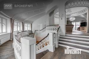 Коттедж 700м², 2-этажный, участок 50 сот.  