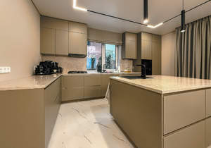 Дом 456м&sup2;, 2-этажный, участок 7 сот.  