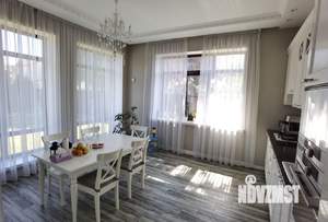 Коттедж 200м², 2-этажный, участок 6 сот.  