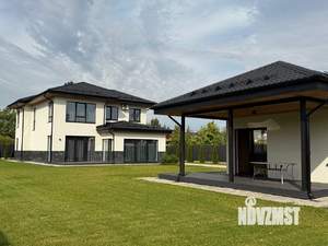 Дом 250м², 2-этажный, участок 14 сот.  