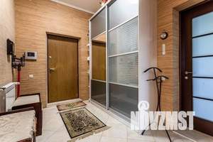 Коттедж 309м², 3-этажный, участок 11 сот.  