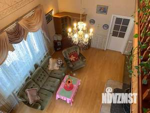 Коттедж 180м², 2-этажный, участок 10 сот.  