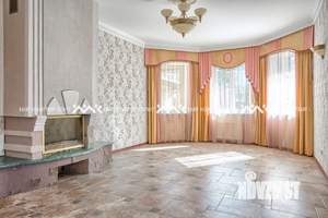 Дом 600м², 3-этажный, участок 14 сот.  