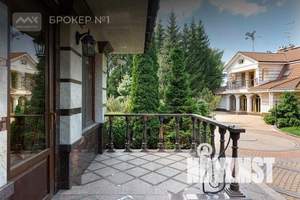 Дом 557м², 3-этажный, участок 36 сот.  