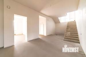 Коттедж 670м², 2-этажный, участок 12 сот.  
