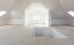 Дом 300м², 3-этажный, участок 16 сот.  