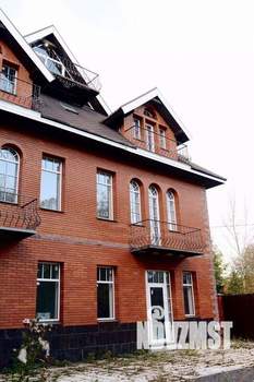 Дом 809м&sup2;, 3-этажный, участок 12 сот.  