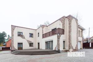 Коттедж 471м², 2-этажный, участок 15 сот.  