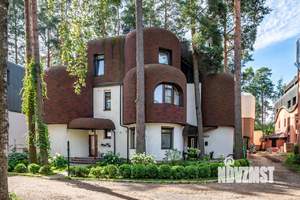 Коттедж 262м&sup2;, 3-этажный, участок 2 сот.  