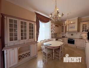 Дом 247м², 3-этажный, участок 12 сот.  