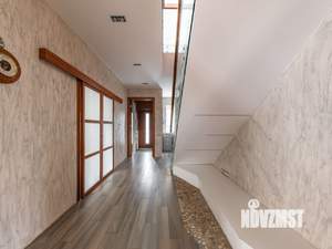 Коттедж 240м², 2-этажный, участок 15 сот.  