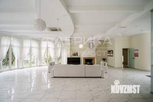 Дом 561м², 3-этажный, участок 15 сот.  