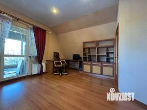 Коттедж 268м², 3-этажный, участок 6 сот.  