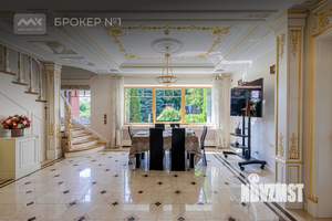 Дом 625м², 2-этажный, участок 14 сот.  