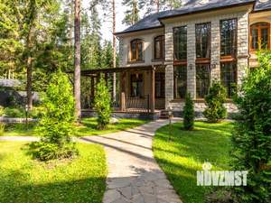 Дом 330м², 2-этажный, участок 30 сот.  