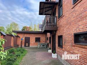 Дом 540м², 3-этажный, участок 11 сот.  