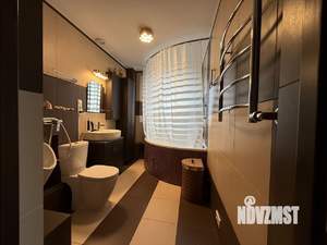 Дом 260м², 3-этажный, участок 13 сот.  