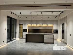 Дом 326м², 3-этажный, участок 35 сот.  