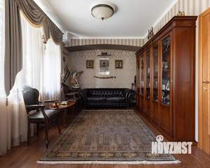 Дом 570м&sup2;, 2-этажный, участок 32 сот.  