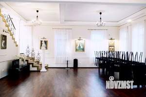 Дом 238м&sup2;, 3-этажный, участок 10 сот.  