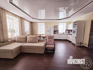 Дом 220м², 2-этажный, участок 6 сот.  