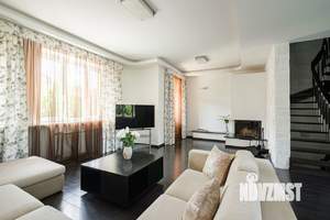 Таунхаус 240м², 4-этажный, участок 1 сот.  