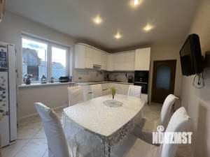 Коттедж 243м², 2-этажный, участок 8 сот.  