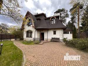 Дом 270м², 2-этажный, участок 15 сот.  