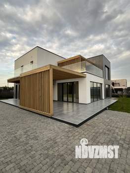 Коттедж 347м&sup2;, 2-этажный, участок 12 сот.  