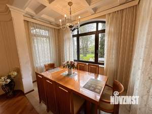 Дом 270м², 2-этажный, участок 15 сот.  