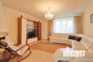 Дом 320м², 2-этажный, участок 14 сот.  