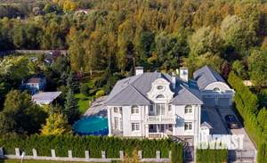 Дом 575м², 2-этажный, участок 49 сот.  