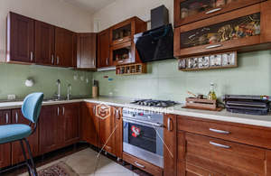 Дом 180м², 3-этажный, участок 10 сот.  