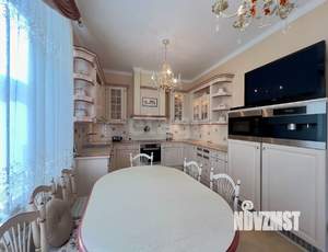 Дом 247м², 3-этажный, участок 12 сот.  