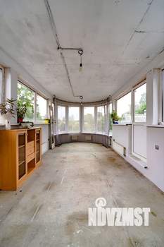 Дом 330м², 3-этажный, участок 15 сот.  