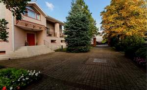 Дом 550м², 3-этажный, участок 40 сот.  