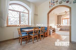 Коттедж 340м², 3-этажный, участок 16 сот.  