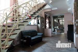 Дом 624м², 2-этажный, участок 17 сот.  