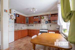 Дом 200м², 2-этажный, участок 11 сот.  