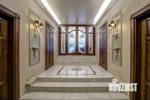 Коттедж 351м², 2-этажный, участок 14 сот.  