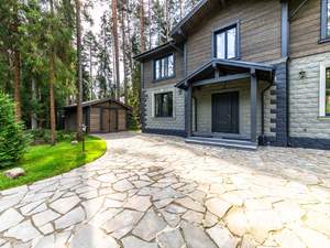 Дом 330м², 2-этажный, участок 25 сот.  