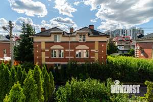 Таунхаус 197м², 3-этажный, участок 1 сот.  