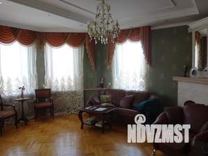 Дом 253м², 3-этажный, участок 10 сот.  