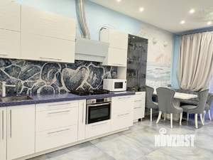 Таунхаус 180м², 3-этажный, участок 1 сот.  