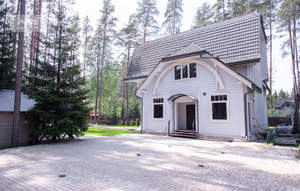 Дом 317м², 2-этажный, участок 15 сот.  