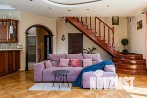 Коттедж 309м², 3-этажный, участок 11 сот.  