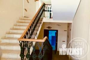 Дом 1816м², 2-этажный, участок 12 сот.  