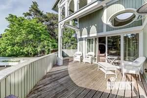 Дом 677м&sup2;, 2-этажный, участок 50 сот.  